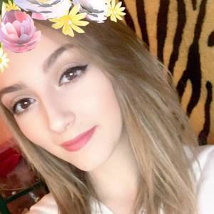 Meet your Posher, Leah